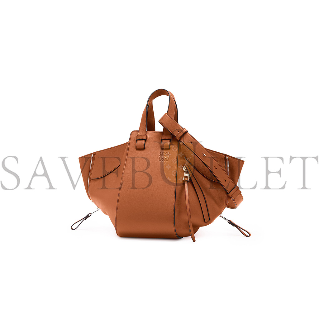 LOEWE SMALL HAMMOCK BAG IN CLASSIC CALFSKIN 0010110567 (30*25*13.5cm) LOEWE SMALL HAMMOCK BAG IN CLASSIC CALFSKIN 0010110567 (30*25*13.5cm)